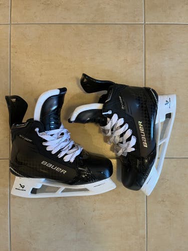 Bauer Supreme Shadow Hockey Skates 9.5 (New)
