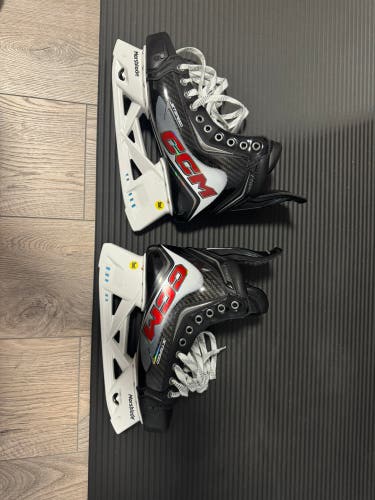 White 2025 CCM JetSpeed FT8 Pro Hockey Skates Regular Width Pro Stock 7 (New) (marsblade holders)