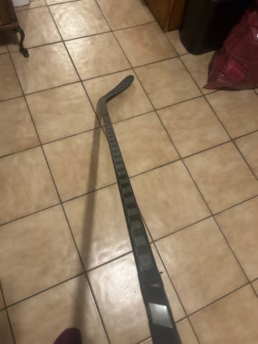 Senior PRO CARBON David pastrnak Pro Right Handed Hockey Stick Toe Pattern 78 Flex (Used)