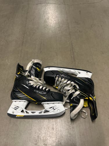 Black CCM Tacks Vector Plus Hockey Skates Regular Width Pro Stock 10 (Used) Pittsburgh Penguins
