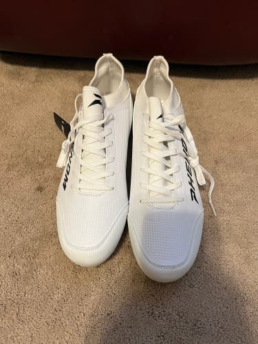 Men's Size M 12.0 (W 13.0) Low Top Molded Cleats (New)