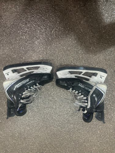 2025 Bauer Vapor Flylite Hockey Skates Size 5.5 (Used)