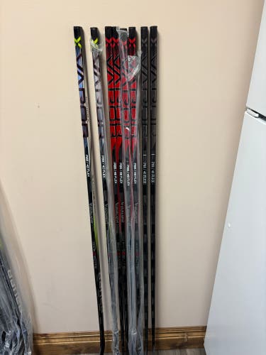 Junior Bauer Vapor Hyperlite 2 Right Handed Hockey Stick P88 40 Flex (New)