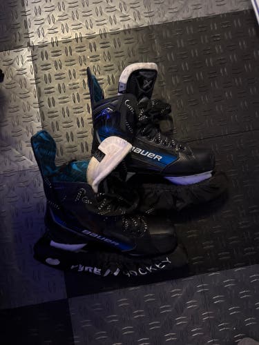 Black 2023 Bauer X Hockey Skates Size 6 (Used)