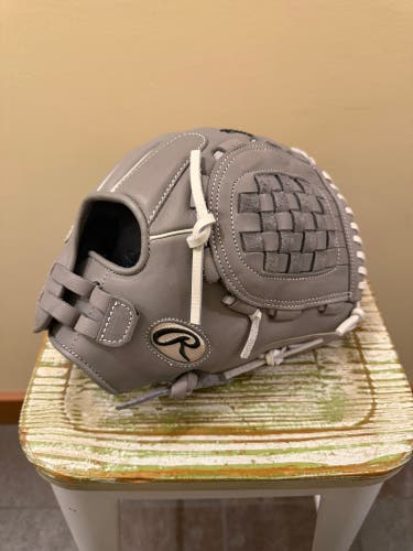 Rawlings Gold Glove Elite Softball Glove 12.5*RHT*
