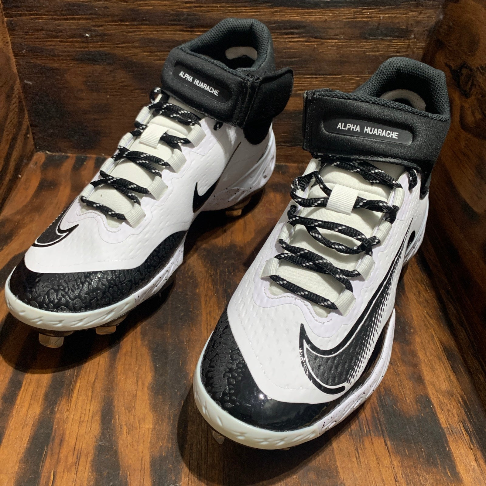 Nike Alpha Huarache Elite 4 Mid Baseball Cleats White Tint 