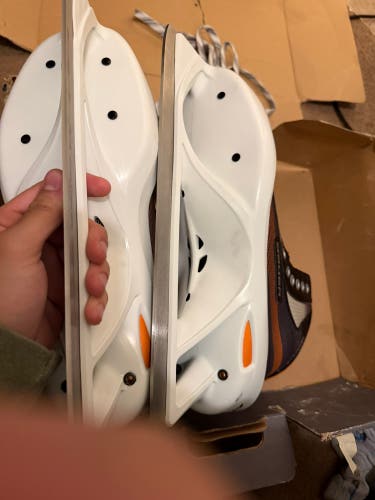 2012 Bauer Performance Hockey Goalie Skates Regular Width 11 (Used)
