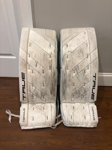 28" True HZRDUS Goalie Leg Pads (Used)