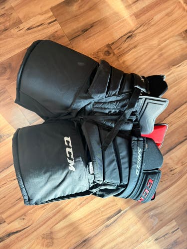 Senior Medium CCM Extreme Flex Shield E1.5 Hockey Goalie Pants Pro Stock (Used)