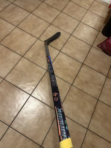 Intermediate graffiti Bauer Pulse Right Handed Hockey Stick P28 61 Flex Pro Stock (Used)