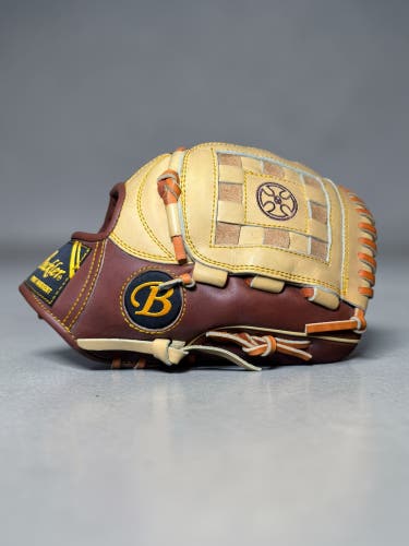 Buckler youth RH Baseball Glove 11.5" (New)