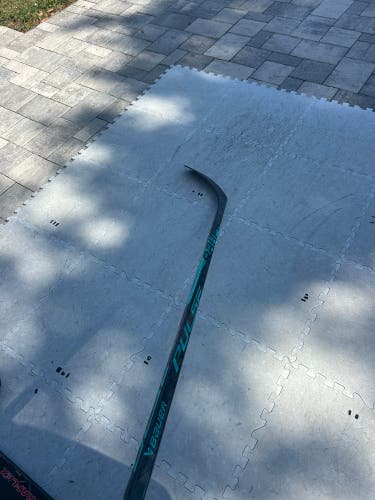 Intermediate Bauer Pulse Right Handed Hockey Stick P92 55 Flex (New)