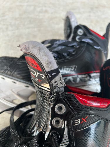 2021 Bauer Vapor 3X Hockey Skates Size 4.5 (Used)