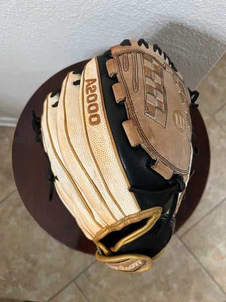 2021 Wilson A2000 V125 RH Utility Softball Glove 12.5" (Used)