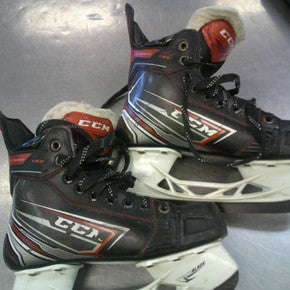 Used CCM JETSPEED VIBE Junior Hockey Skate Junior 03.5 11339-S000201026