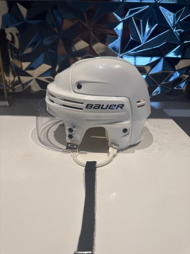 Medium Bauer 4500 Helmet (Used)