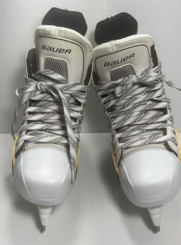 New Bauer White/Grey Hockey TUUK Supreme Skates EE (Extra Wide) Size 5.5