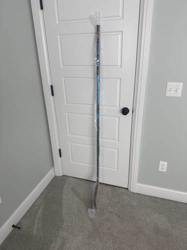 Senior Warrior Alpha LX3 Pro Right Handed Hockey Stick P28M 75 Flex Pro Stock (New)