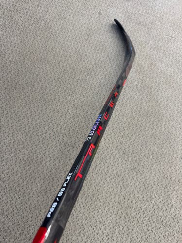 Intermediate Red Bauer Right Handed Hockey Stick P28 55 Flex (New)