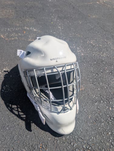 Senior Vaughn 7400 Goalie Mask (Used)