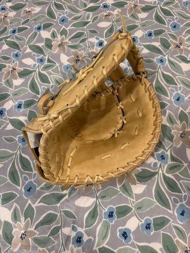 2025 Wilson A2000 RH First Base Baseball Glove 12.5" (Used)