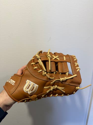 2025 First Base RH Wilson A1000 Baseball Glove 12.5" (New)
