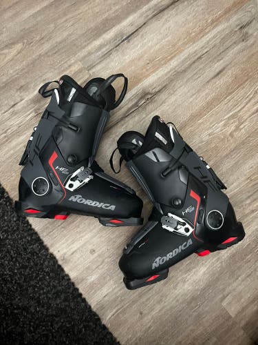 NORDICA HF 110 SKI BOOTS 2024 (25.5)