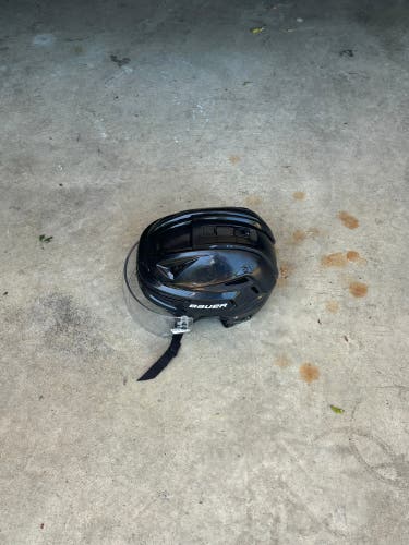 Medium Bauer Re-Akt 150 Helmet (Used)