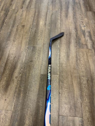 Youth Bauer Vapor Flylite Right Handed Hockey Stick P28 30 Flex