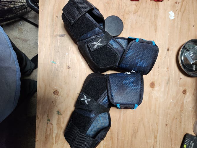 Senior Large Bauer Bauer X Elbow Pads (Used)