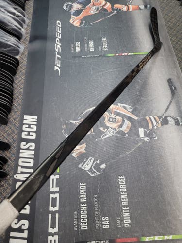 P28 | 82 Flex Senior Bauer Vapor Hyperlite 2 Left Hand Hockey Stick P28 82 Flex Pro Stock (Used)