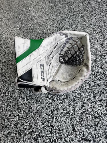 CCM AXIS pro 590 game ready glove
