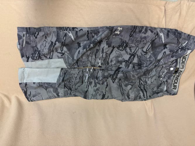 Silver Men's Adult XL Under Armour Ski Pants