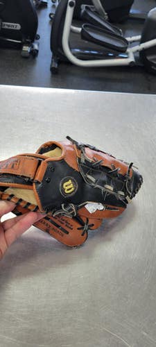Used Wilson 11 BB/SB Glove RH Throw Brown 11" 11497-C000157081