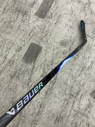 Senior Bauer Vapor Flylite Hockey Stick Left Hand P92 77 Flex (Used)