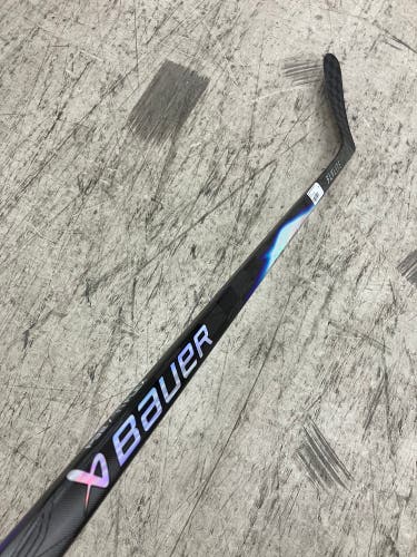 Senior Bauer Vapor Flylite Hockey Stick Left Hand P92 77 Flex (Used)