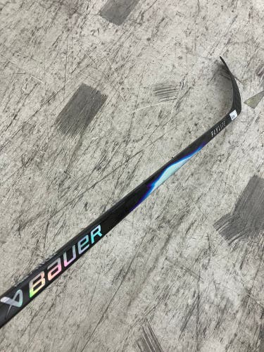 Senior Bauer Vapor Flylite Hockey Stick Right Handed P92 77 Flex (Used)