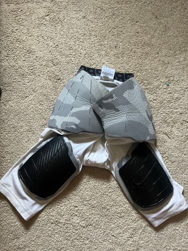 Large Youth Nike pro hyperstrong (Used)