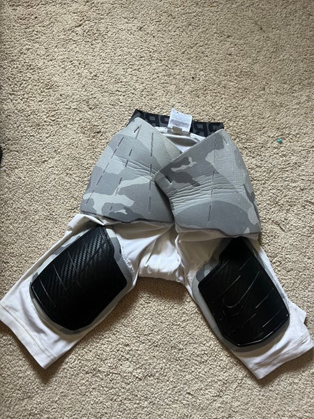 Large Youth Nike pro hyperstrong (Used)