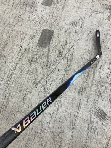 Senior Bauer Vapor Flylite Hockey Stick Left Handed P92 77 Flex (Used)