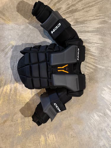 Small CCM Pro Spec Goalie Chest Protector (Used)