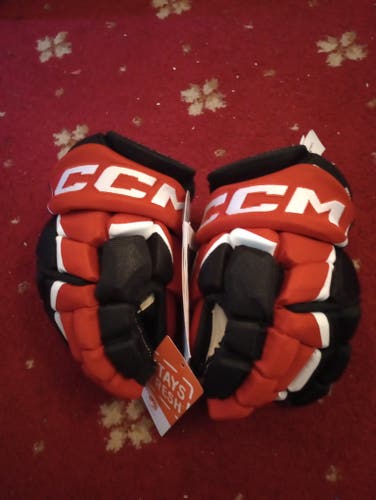 CCM JetSpeed FT6 Gloves 11" (New)