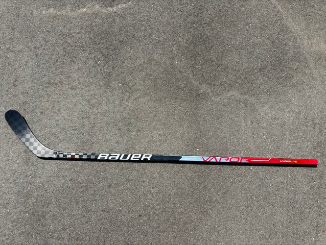 Senior Bauer Vapor Hyperlite Right Handed Hockey Stick 87 Flex Pro Stock (Used)