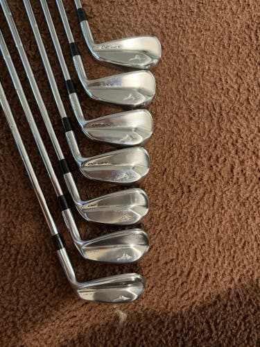 Men's Mizuno MP-20 HMB Right Handed Iron Set Extra Stiff Flex (Used)