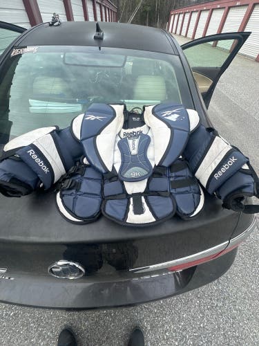 Medium Reebok 9K Goalie Chest Protector (Used)