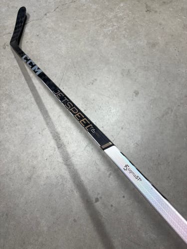 75 Flex P29M Senior CCM Jetspeed FT6 Pro Right Hand Hockey Stick Pro Stock (Used)