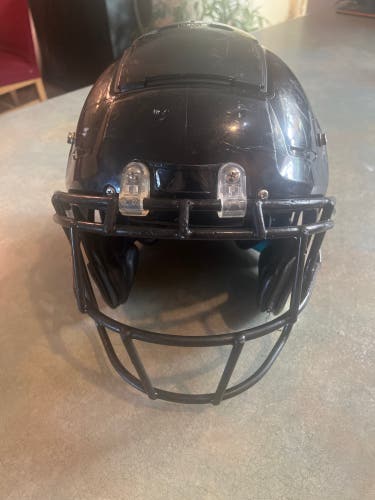 Adult Large Schutt F7 Helmet (Used)