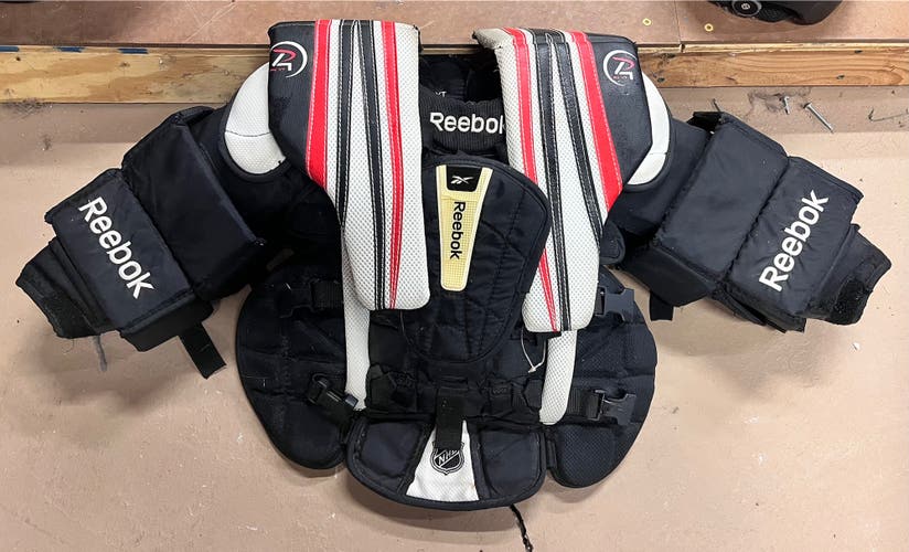 Small / Medium Reebok P4 Goalie Chest Protector (Used)
