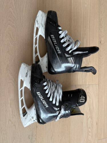Pro Stock Bauer Vapor Hyperlite 2 Hockey Skates - Made in Canada - Size 7 and 7 1/4
