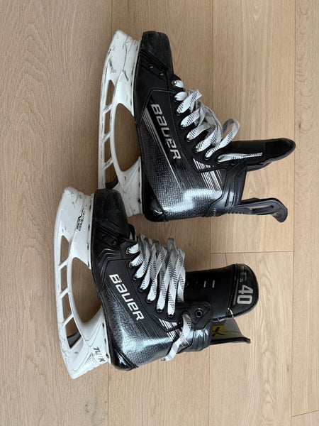 Pro Stock Bauer Vapor Hyperlite 2 Hockey Skates - Made in Canada - Size 7 and 7 1/4
